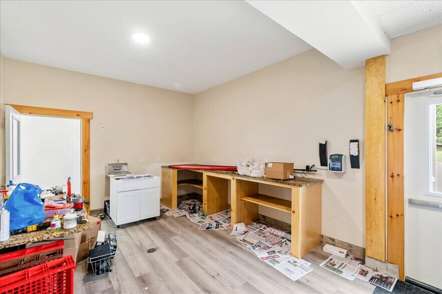More Photos Of 383731 Salford Rd, Salford Freestanding For Sale
