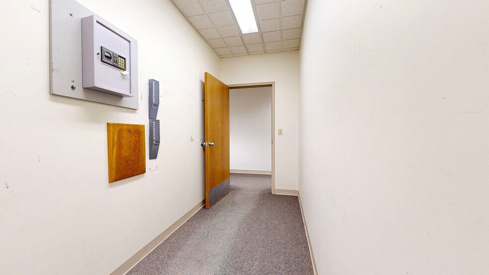 More Photos Of 2228-2230 Sunset Blvd, Steubenville Office For Lease