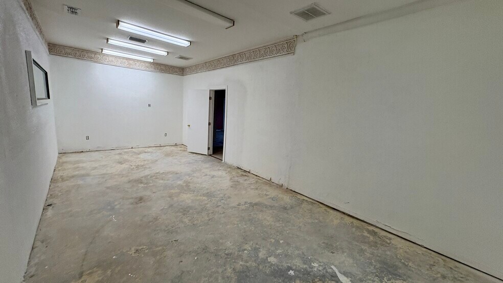 More Photos Of 7906 Leo Kidd Ave, Port Richey Warehouse For Sale