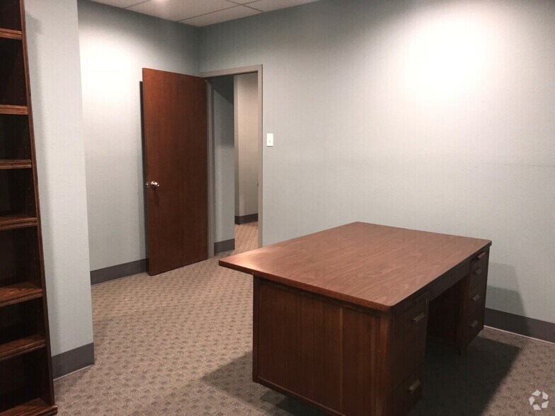 More Photos Of 500 Adams Ave, Odessa Medical For Lease