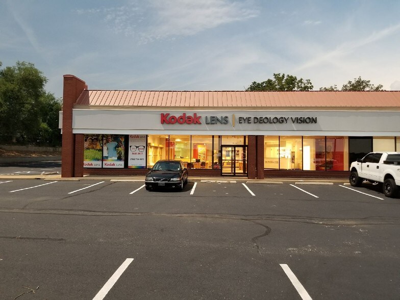 More Photos Of 3629-3639 N Lindbergh Blvd, Saint Ann Storefront For Lease