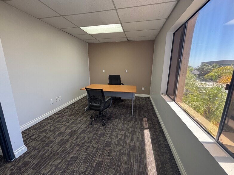 More Photos Of 7670 Opportunity Rd, San Diego Office For Lease