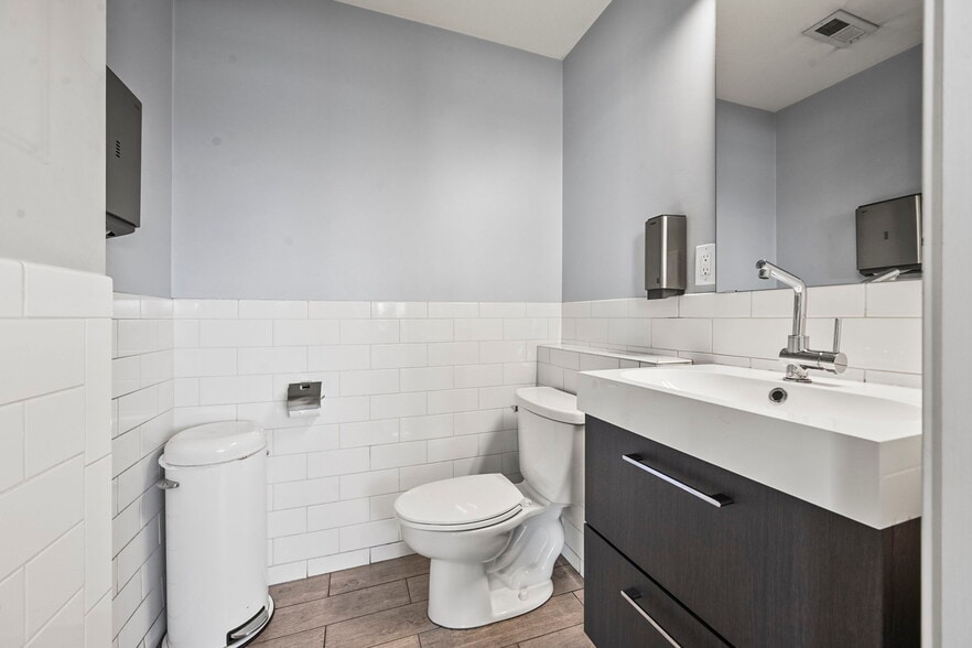 More Photos Of 36 S Santa Fe Dr, Denver Service For Sale