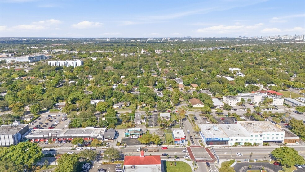 More Photos Of 980 NE 126th St, North Miami Medical For Lease