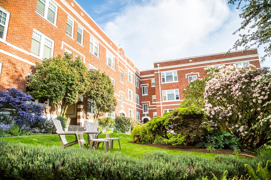 More Photos Of 615 Bellevue Ave E, Seattle Apartments For Sale