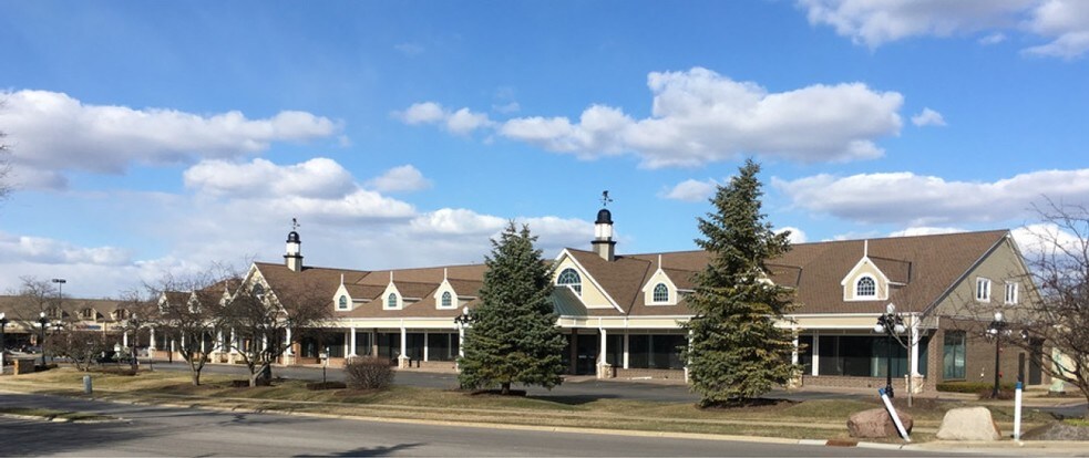 More Photos Of 540 Cortland Dr, Lake Zurich Storefront For Sale