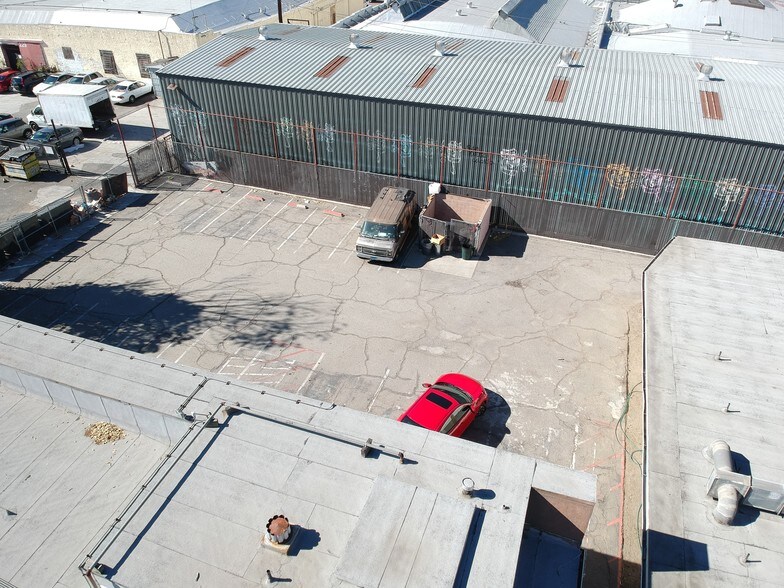 More Photos Of 2501 S Hill St, Los Angeles Office For Sale