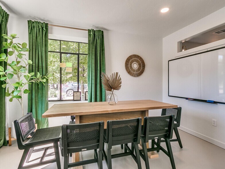 More Photos Of 527 E Main St, Norman Storefront For Lease