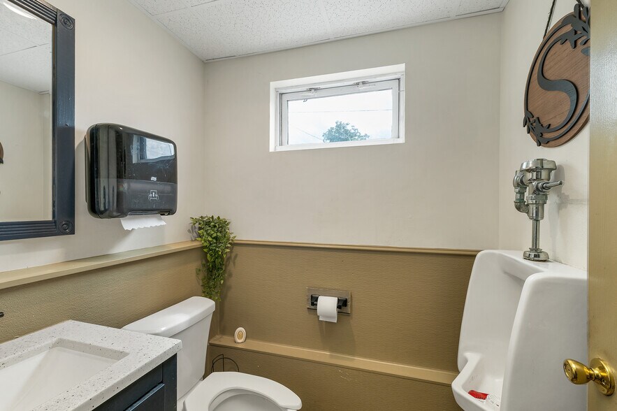 More Photos Of 13 Main St, Goffstown Restaurant For Sale