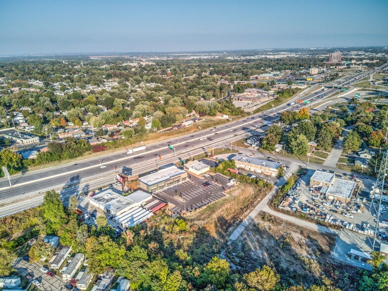 More Photos Of 1560 Veterans Memorial Pkwy, Saint Charles Unknown For Lease