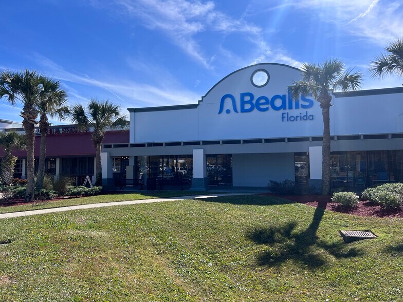 More Photos Of 709 E 3rd Ave, New Smyrna Beach Unknown For Lease