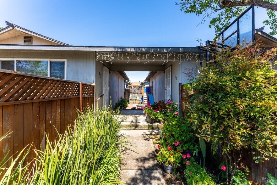 More Photos Of 649 Leslie St, Ukiah Apartments For Sale