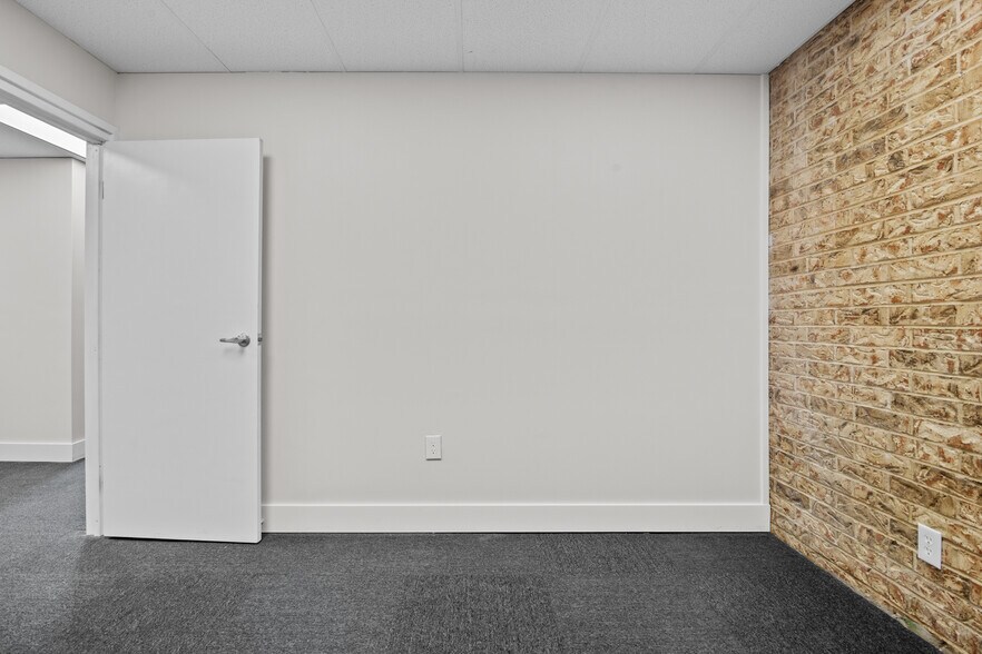 More Photos Of 2300 E 14th St, Tulsa Office For Lease