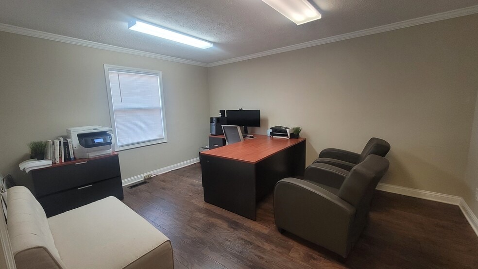 More Photos Of 6004 S East St, Indianapolis Medical For Sale