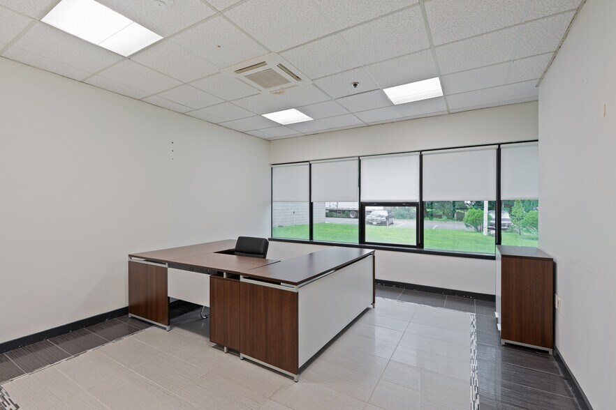 More Photos Of 1 Alpine Ct, Chestnut Ridge Warehouse For Lease