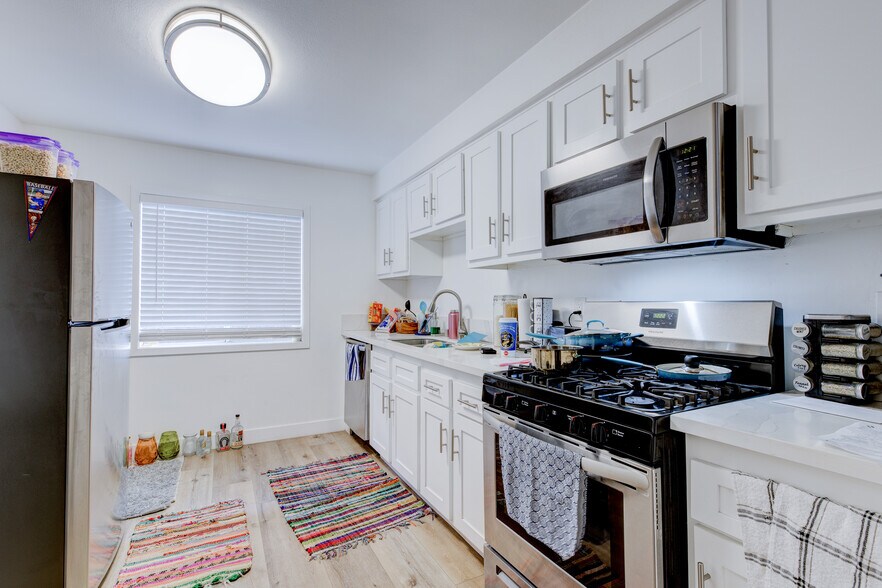 More Photos Of 1720 Cerritos Ave, Long Beach Apartments For Sale