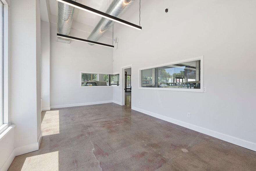 More Photos Of 600 N El Dorado St, Stockton Service For Sale