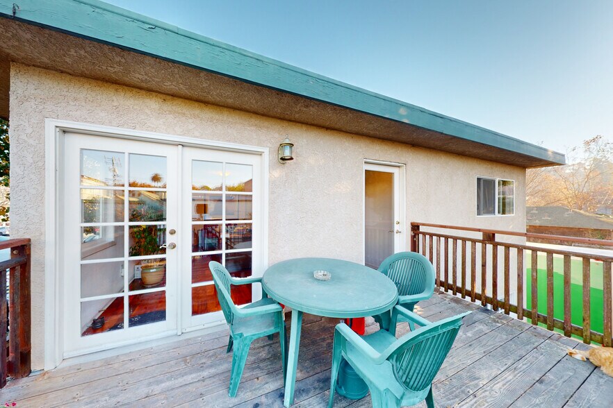 More Photos Of 54 Railroad Ave, Richmond Office Residential For Sale