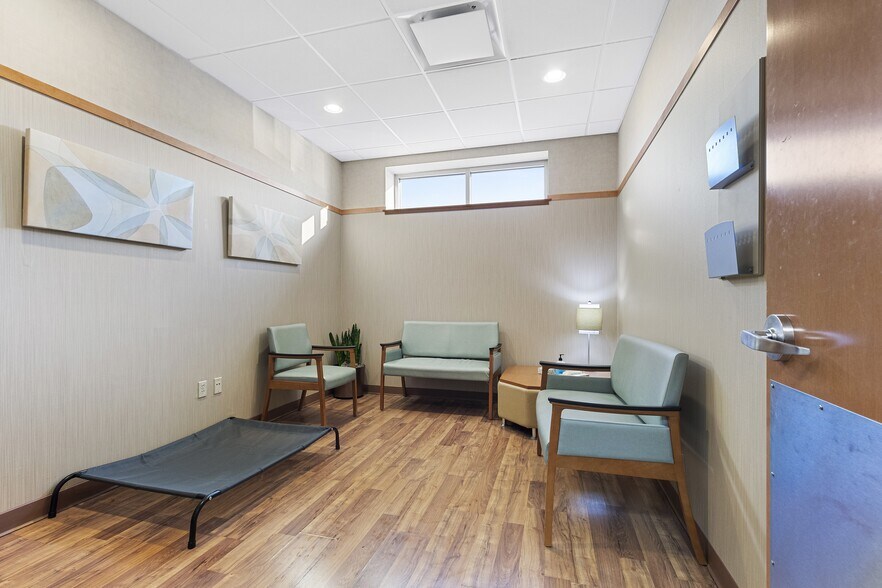 More Photos Of 4706 New Horizons Blvd, Appleton Medical For Sale