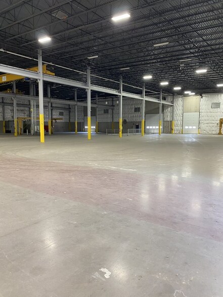 More Photos Of 2503 S Main St, Mansfield Warehouse For Sale