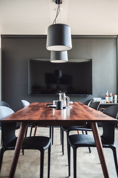 More Photos Of 216 N Tillamook St, Portland Flex For Lease