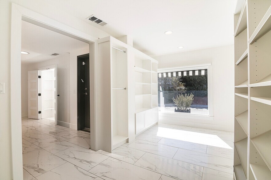 More Photos Of 6017 Melrose Ave, Los Angeles Storefront Retail Residential For Lease