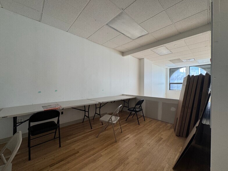 More Photos Of 412 Eighth Ave, New York Loft Creative Space For Lease