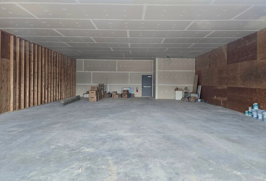 More Photos Of 51 Fallon Ave, Seaford Medical For Lease