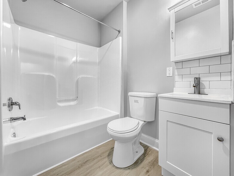 More Photos Of 200 Barker Ave, Sharon Hill Multifamily For Sale