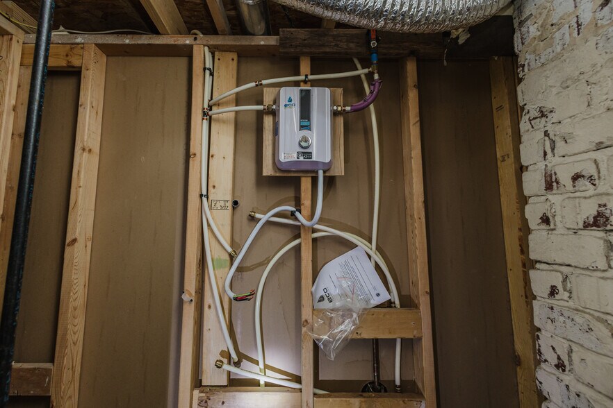 More Photos Of 470 N Seneca St, Wichita Warehouse For Sale