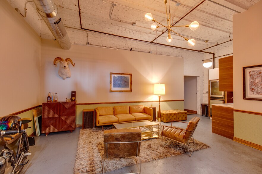 More Photos Of 1821 W Hubbard St, Chicago Loft Creative Space For Lease
