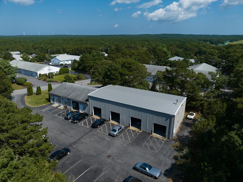 More Photos Of 7 Colonel Dr, Bourne Auto Repair For Sale