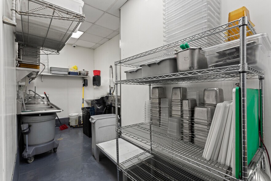 More Photos Of 18 E 23rd St, New York Apartments For Lease