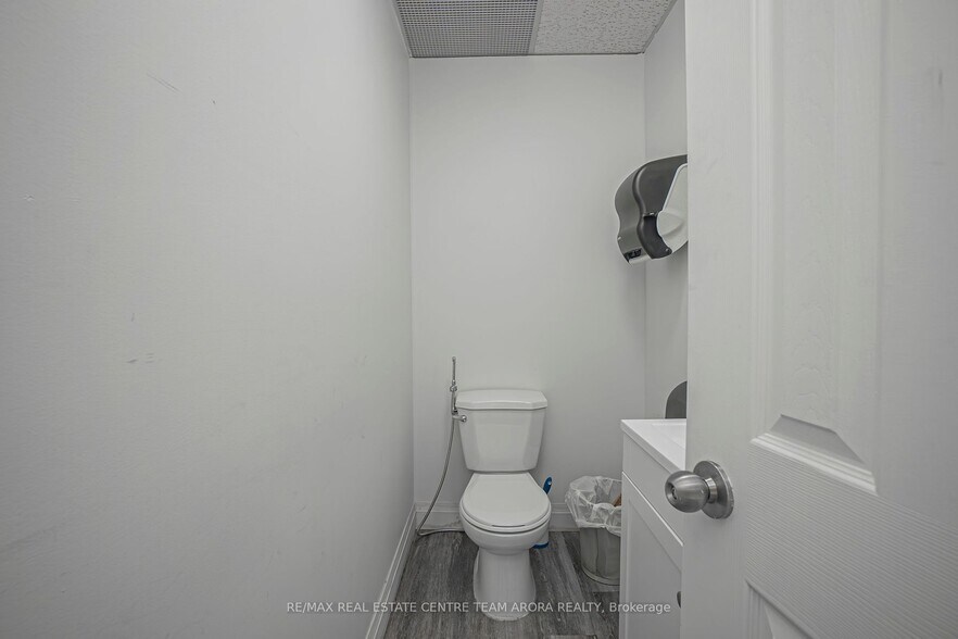 More Photos Of 3173 Erindale Station Rd, Mississauga Medical For Sale