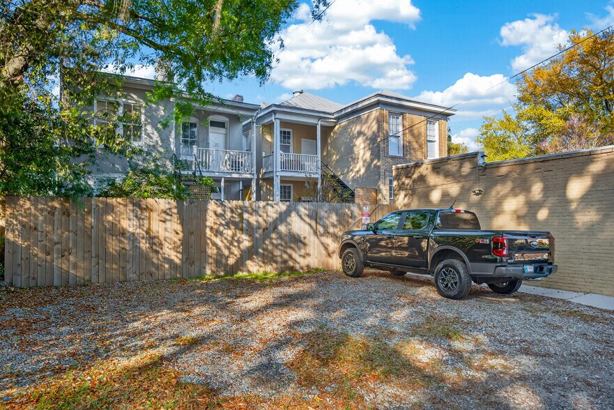 More Photos Of 923 E Park Ave, Savannah Apartments For Sale