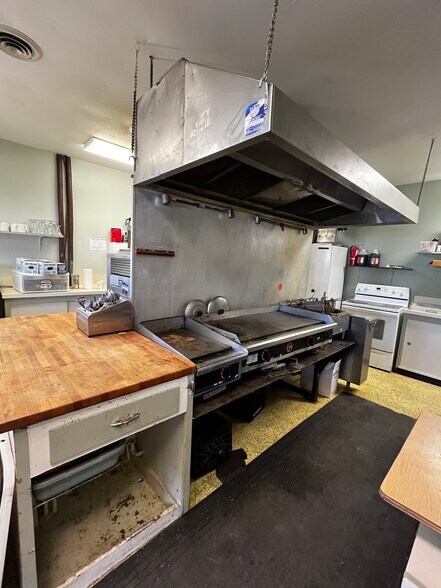 More Photos Of 99 3rd St, Maupin Restaurant For Sale