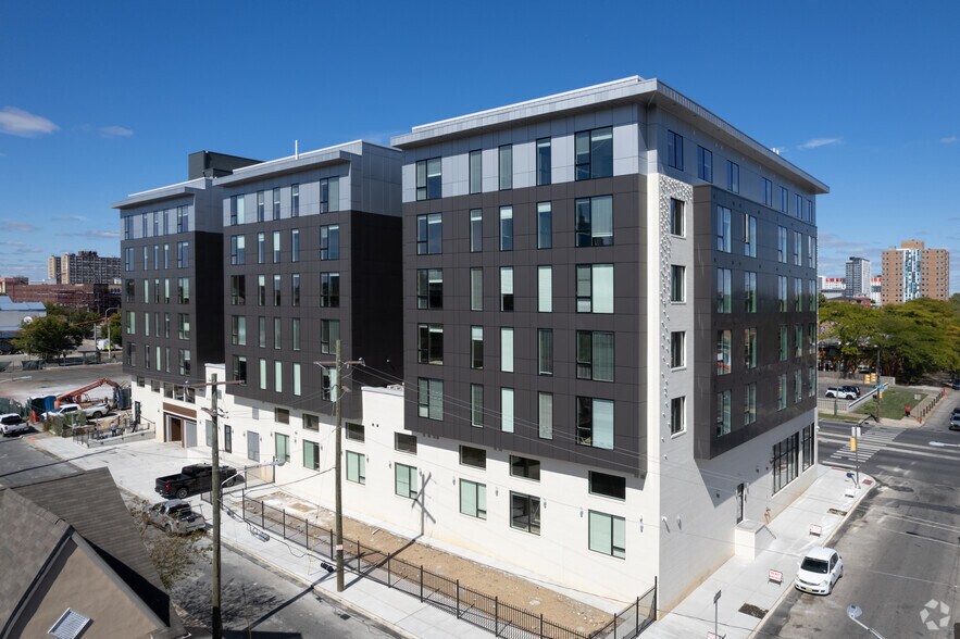 Primary Photo Of 1000-1038 W Girard Ave, Philadelphia Apartments For Lease