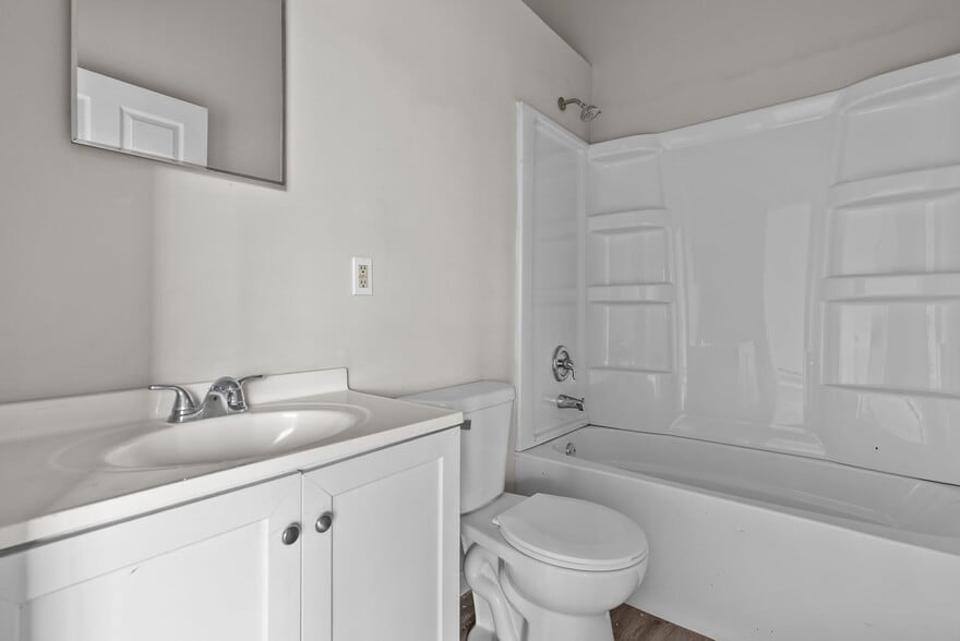 More Photos Of 1727 Bridleton Woods, Fenton Apartments For Sale