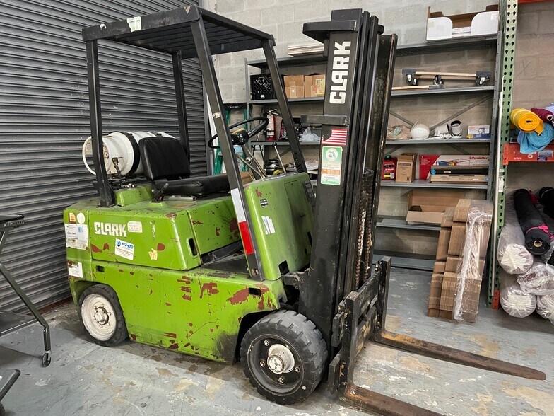 More Photos Of 12000 SW 132nd Ct, Miami Light Distribution For Lease