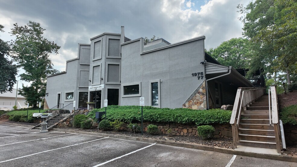 More Photos Of 1977 N Park Pl SE, Atlanta Medical For Lease