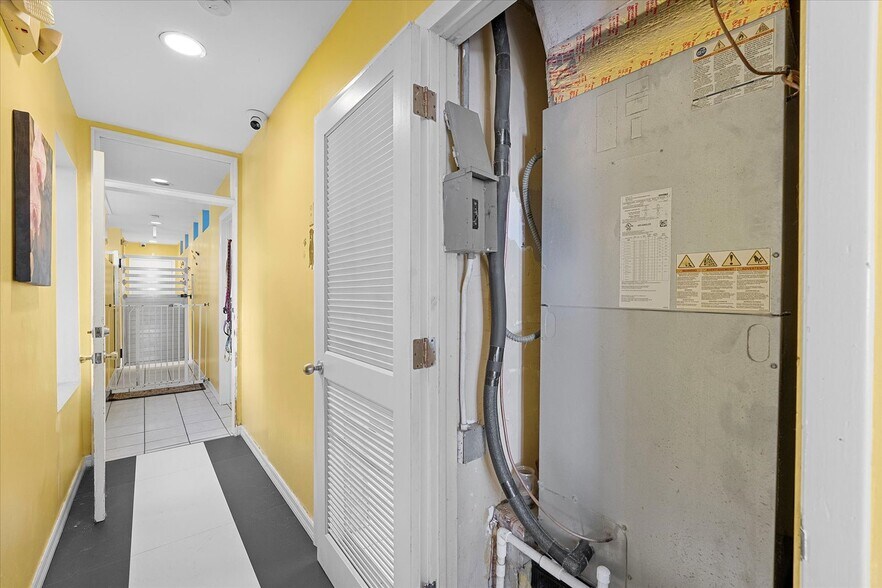 More Photos Of 609 NE 127th St, North Miami Freestanding For Sale