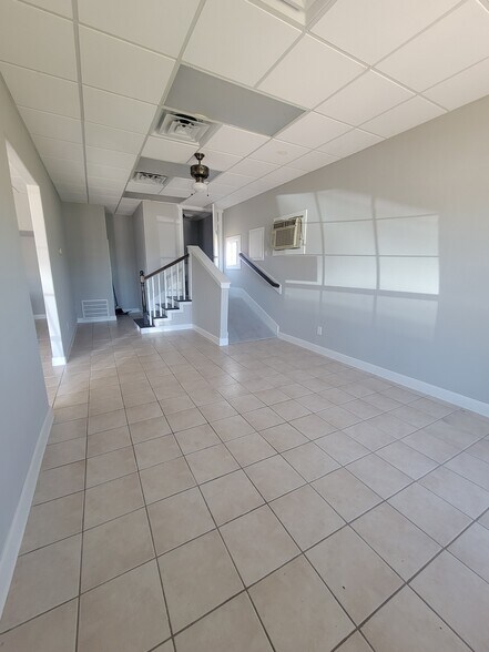 More Photos Of 2815 Market St, Baytown Office Residential For Lease