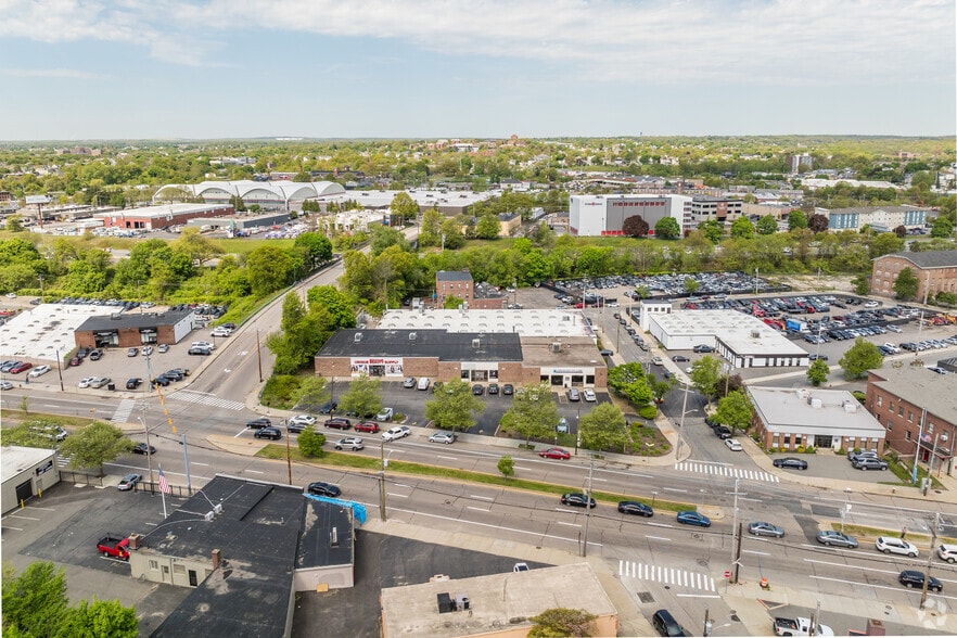 More Photos Of 760-780 N Main St, Providence Medical For Lease