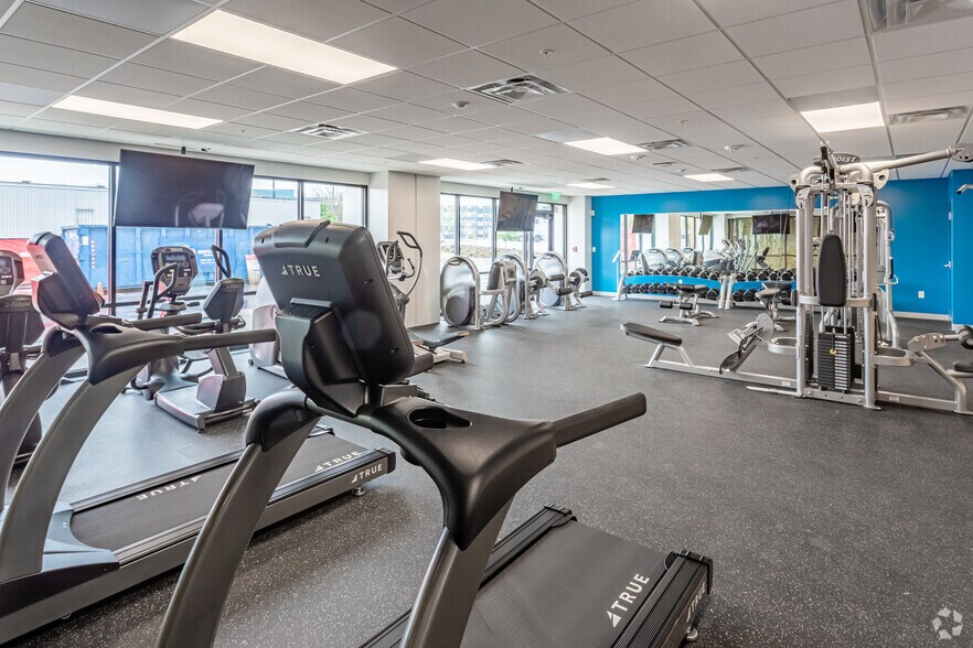 More Photos Of 5111-5115 W JB Hunt Dr, Rogers Unknown For Lease