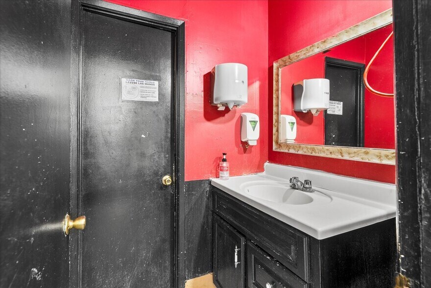 More Photos Of 2400 E 7th St, Long Beach Restaurant For Sale