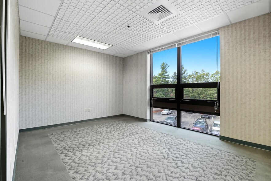 More Photos Of 25 Manchester St, Merrimack Loft Creative Space For Lease