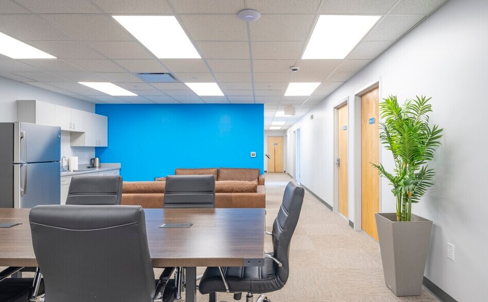 More Photos Of 10949 E Peakview Ave, Englewood Manufacturing For Lease