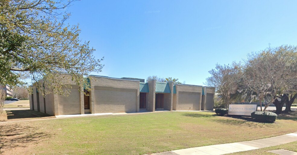 More Photos Of 2401 Fairlane Dr, Montgomery Office For Sale