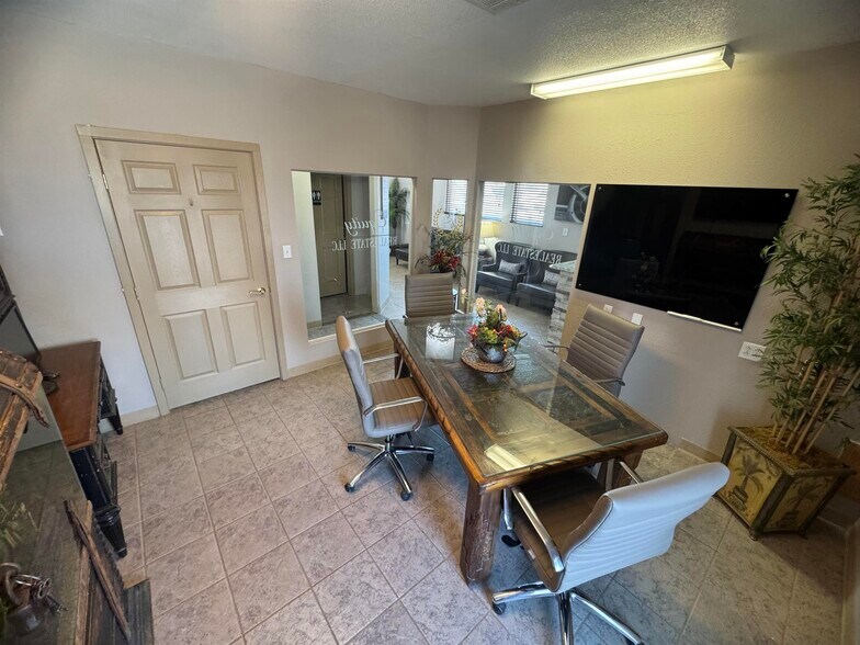 More Photos Of 1909 Indian Wells Rd, Alamogordo Loft Creative Space For Sale