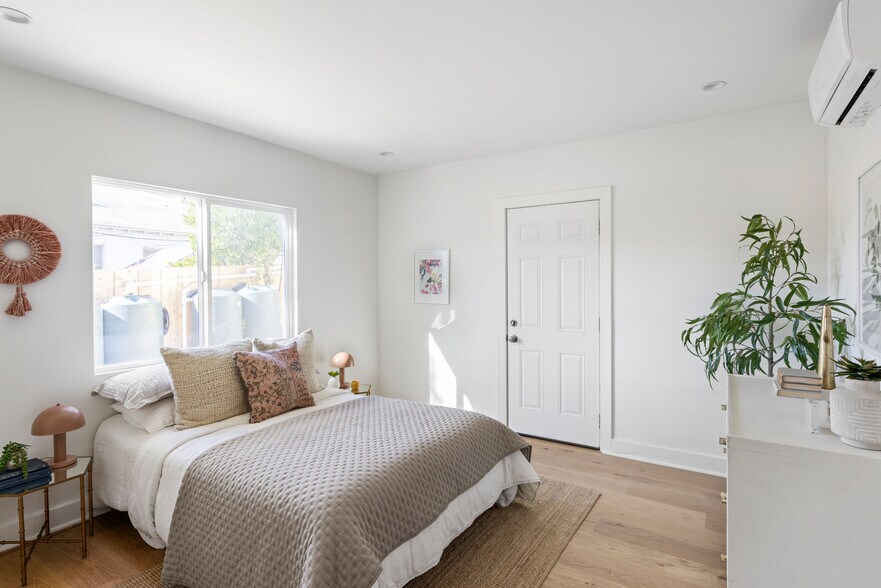 More Photos Of 4363 Eagle Rock Blvd, Los Angeles Multifamily For Sale